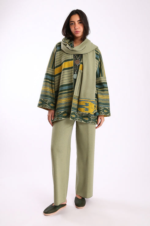 Free size jacket with one front pocket